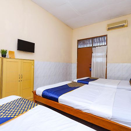 Spot On 2011 Hotel Mekar Sari Surakarta  Екстер'єр фото