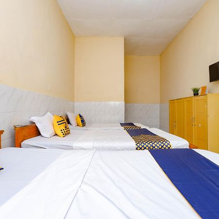 Spot On 2011 Hotel Mekar Sari Surakarta  Екстер'єр фото
