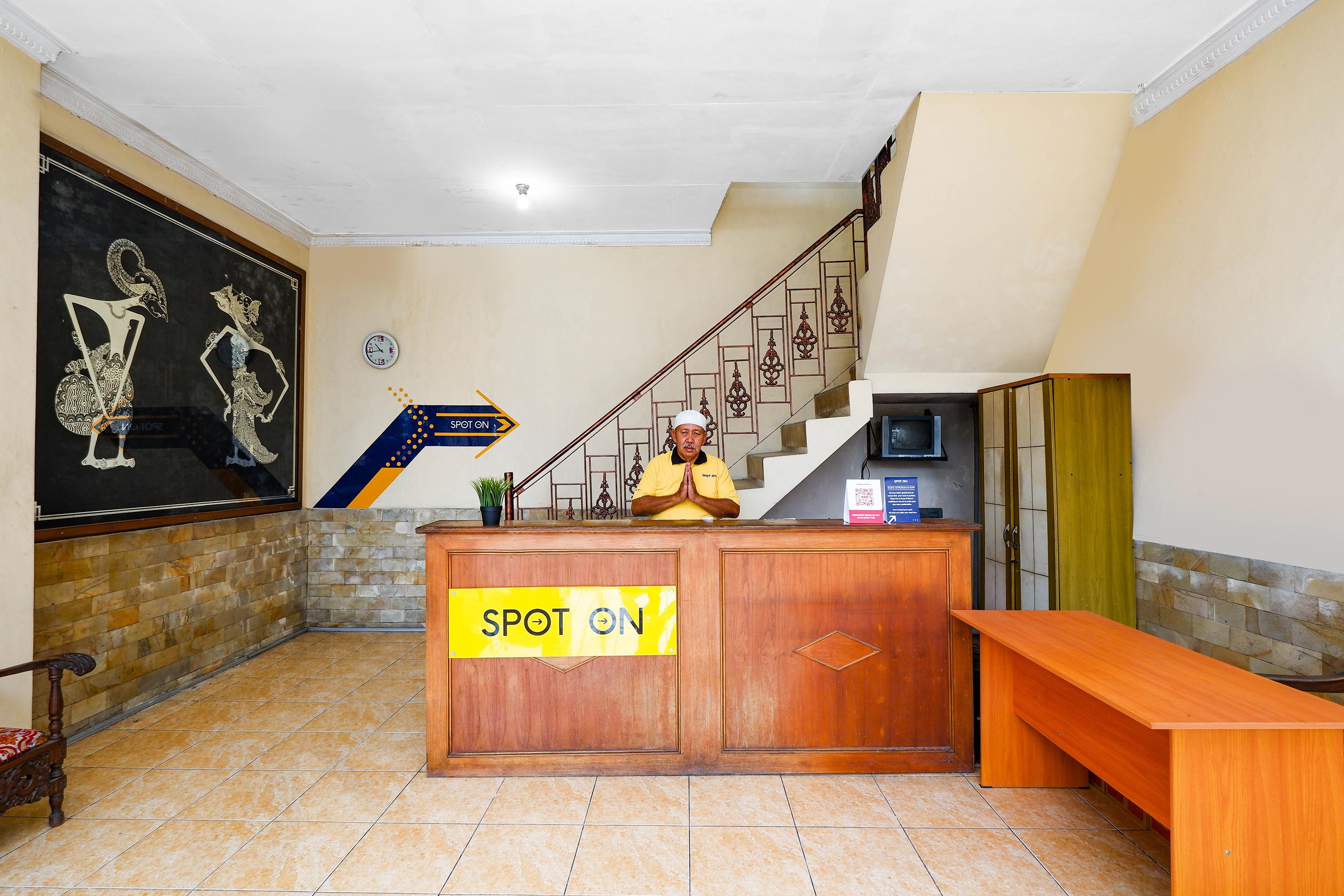 Spot On 2011 Hotel Mekar Sari Surakarta  Екстер'єр фото