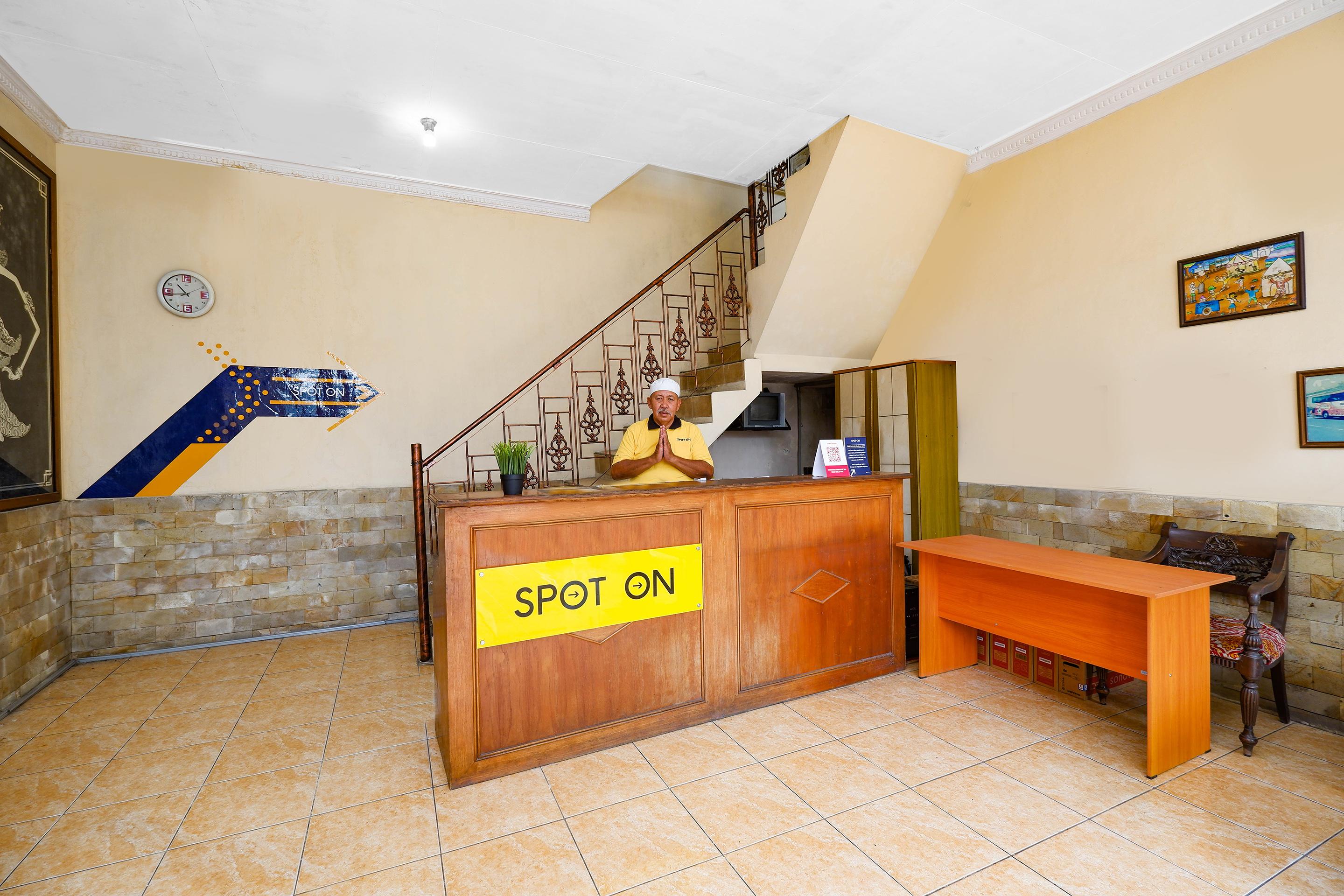 Spot On 2011 Hotel Mekar Sari Surakarta  Екстер'єр фото