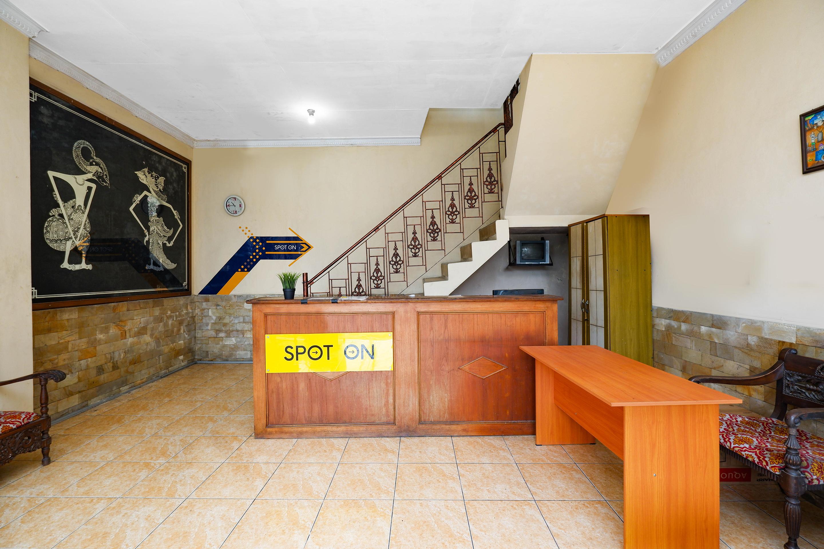 Spot On 2011 Hotel Mekar Sari Surakarta  Екстер'єр фото