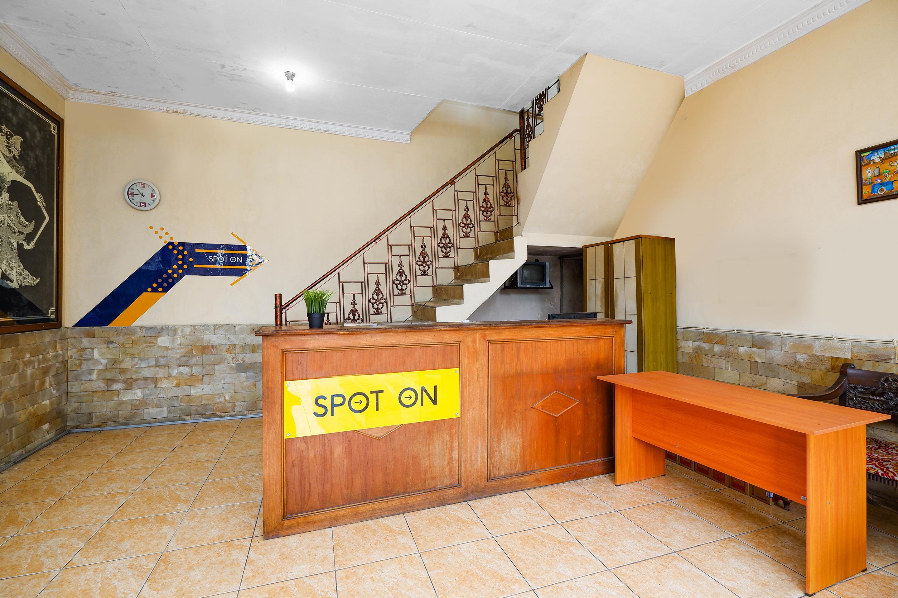 Spot On 2011 Hotel Mekar Sari Surakarta  Екстер'єр фото