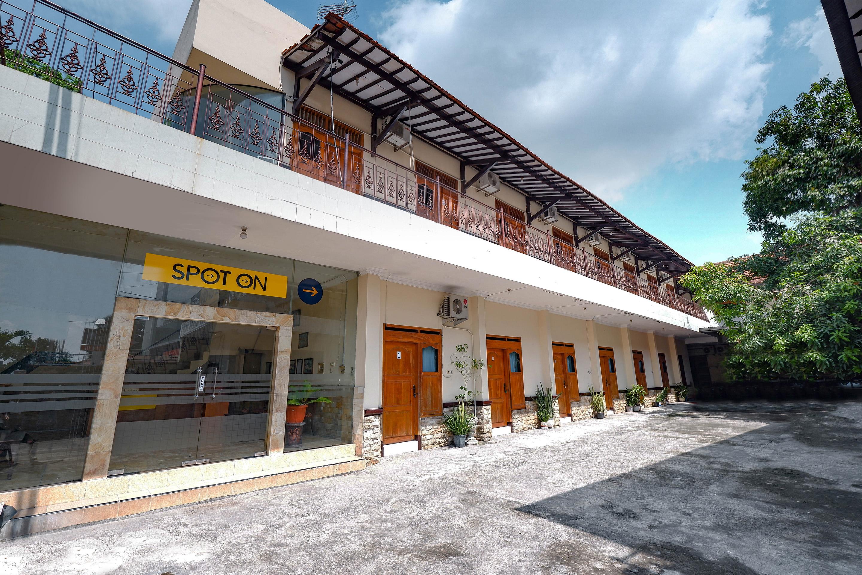 Spot On 2011 Hotel Mekar Sari Surakarta  Екстер'єр фото